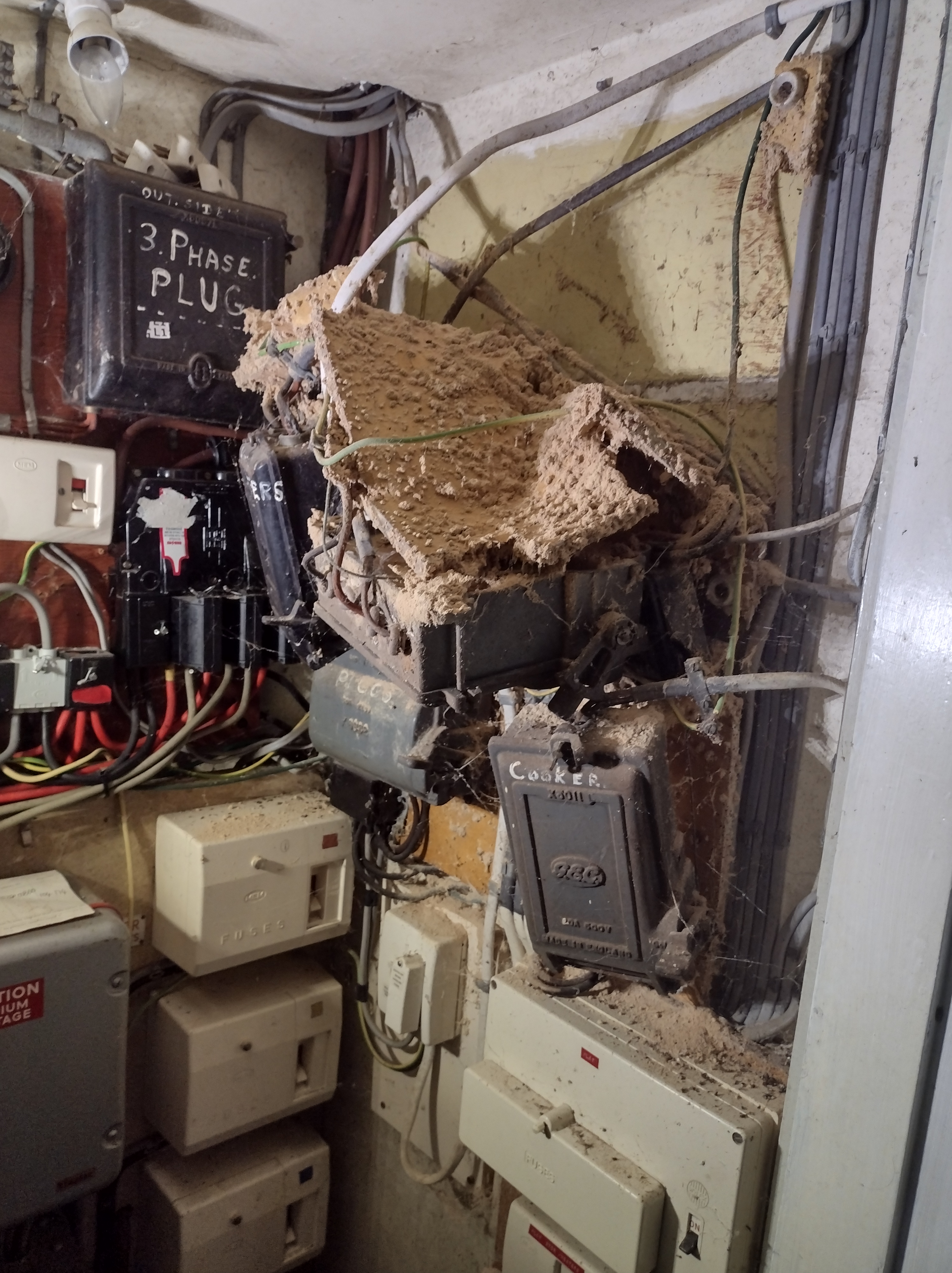 Electrical fault found during an emergency call-out by Appleby Electrical